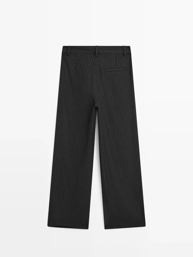 Nadelstreifen-Hose mit weitem Bein Nadelstreifen-Hose mit weitem Bein