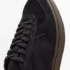 Nubuk-Sneaker mit Kontrastsohle Nubuk-Sneaker mit Kontrastsohle