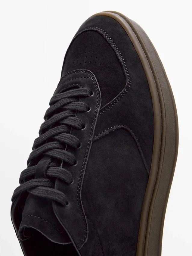 Nubuk-Sneaker mit Kontrastsohle Nubuk-Sneaker mit Kontrastsohle
