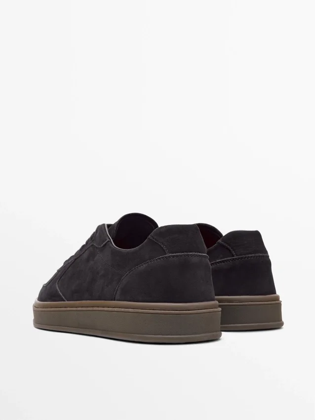 Nubuk-Sneaker mit Kontrastsohle Nubuk-Sneaker mit Kontrastsohle