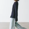 Pullover aus Baumwollmischgewebe mit U-Boot-Ausschnitt Pullover aus Baumwollmischgewebe mit U-Boot-Ausschnitt