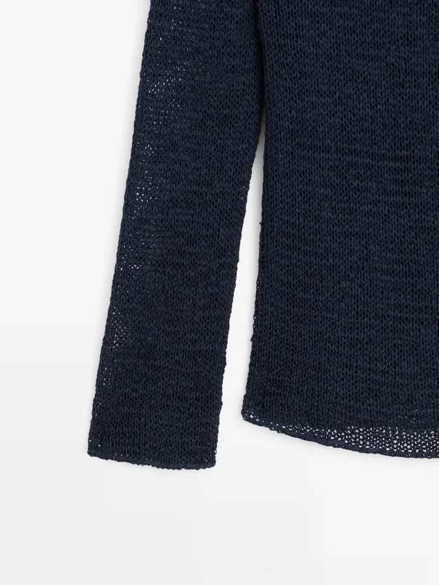 Pullover aus Baumwollmischgewebe mit U-Boot-Ausschnitt Pullover aus Baumwollmischgewebe mit U-Boot-Ausschnitt