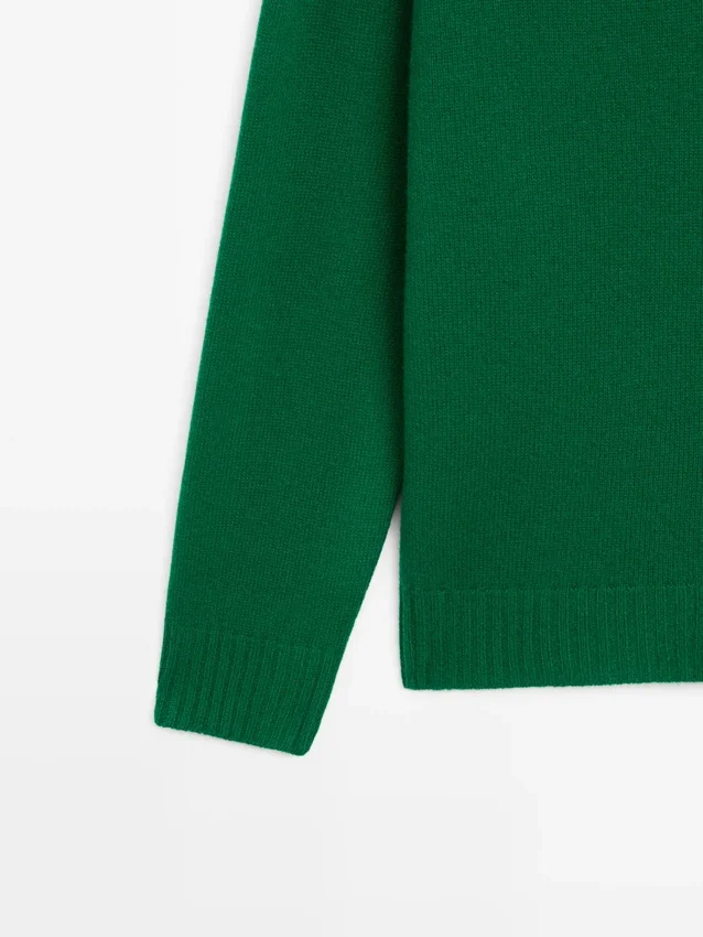 Pullover aus Wollmischung mit Rundhalsausschnitt Pullover aus Wollmischung mit Rundhalsausschnitt
