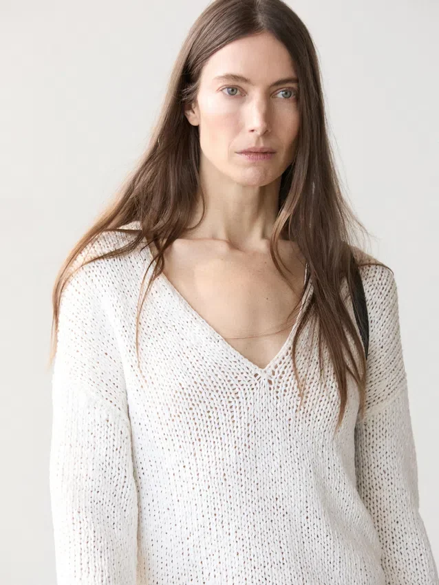 Pullover mit V-Ausschnitt und Cutwork-Verzierung Pullover mit V-Ausschnitt und Cutwork-Verzierung
