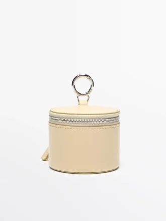 Runde Nappaleder-Tasche mit Strasssteinen Runde Nappaleder-Tasche mit Strasssteinen