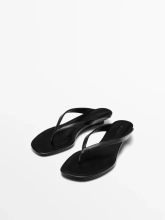 Sandalen mit mittelhohem Absatz und Zehentrenner