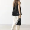 Satin-Haltertop mit Bindedetail Satin-Haltertop mit Bindedetail