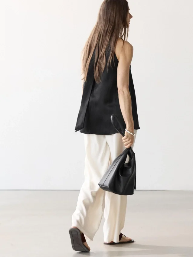 Satin-Haltertop mit Bindedetail Satin-Haltertop mit Bindedetail