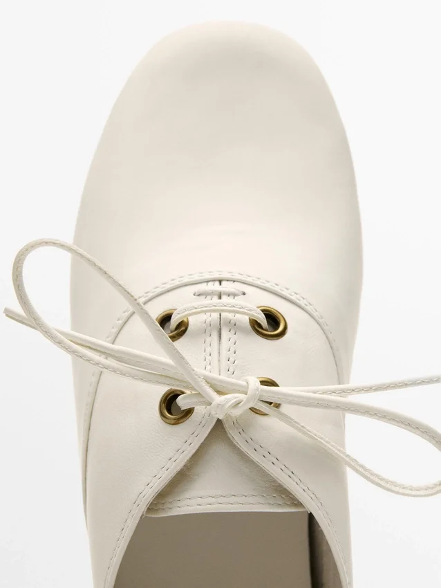 Schnürschuhe aus weichem Leder Schnürschuhe aus weichem Leder