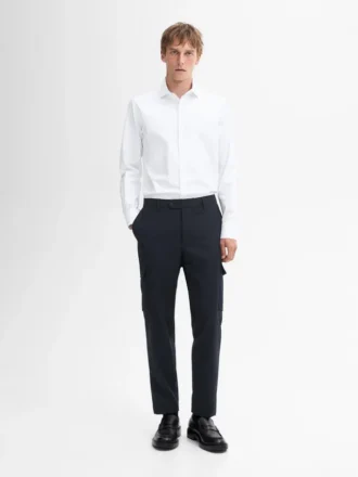 Slim-Fit-Hemd aus 100 % Baumwolle Slim-Fit-Hemd aus 100 % Baumwolle