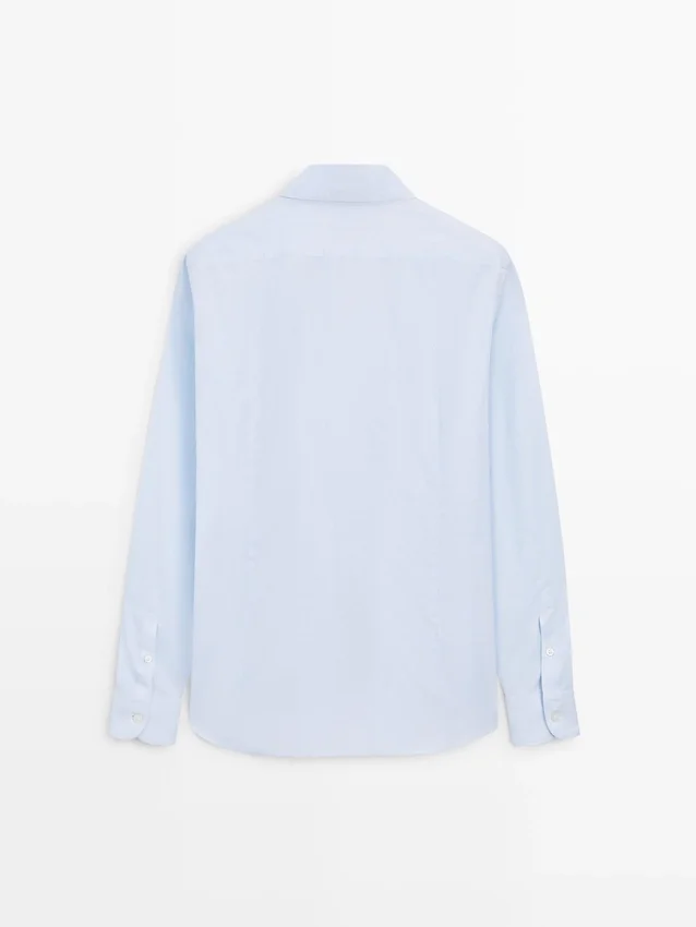 Slim-Fit-Hemd aus 100 % Baumwolle Slim-Fit-Hemd aus 100 % Baumwolle