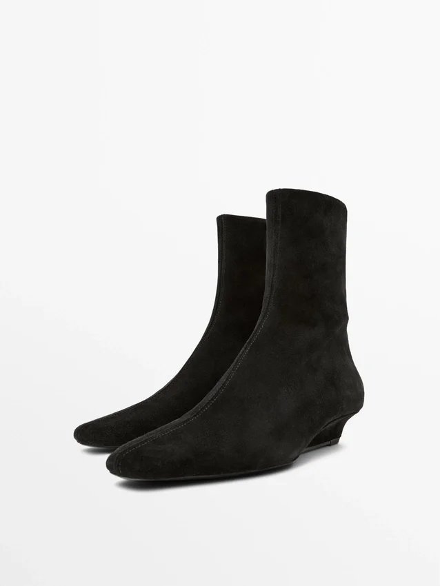 Stiefeletten mit Keilabsatz aus Spaltleder Stiefeletten mit Keilabsatz aus Spaltleder
