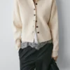 Strickcardigan mit Polokragen aus Baumwollstrick Strickcardigan mit Polokragen aus Baumwollstrick