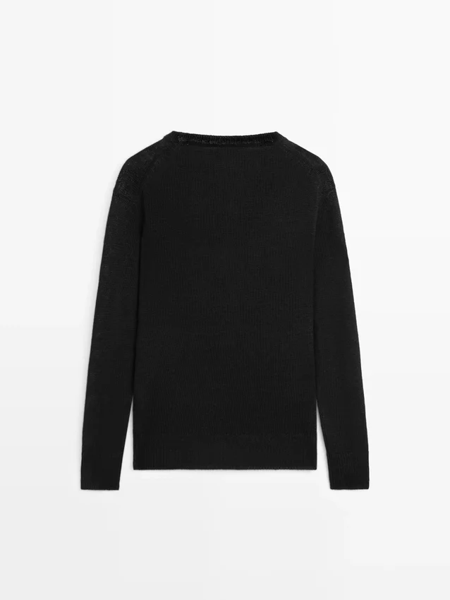 Strickpullover aus Leinen mit V-Ausschnitt Strickpullover aus Leinen mit V-Ausschnitt