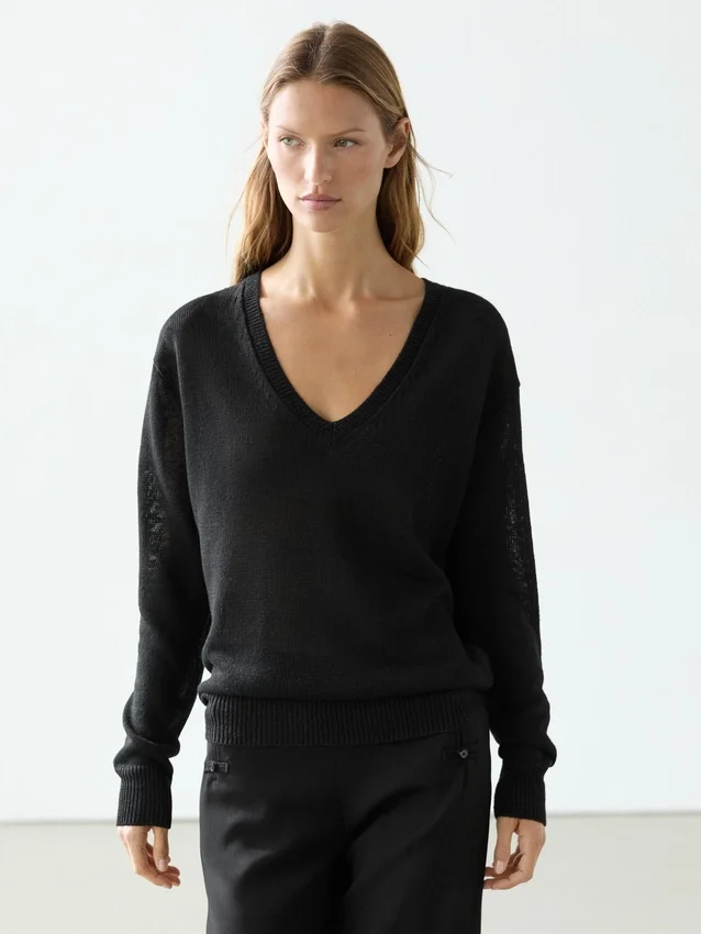 Strickpullover aus Leinen mit V-Ausschnitt Strickpullover aus Leinen mit V-Ausschnitt