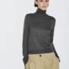 Strickpullover aus Wollmischung mit hohem Kragen Strickpullover aus Wollmischung mit hohem Kragen