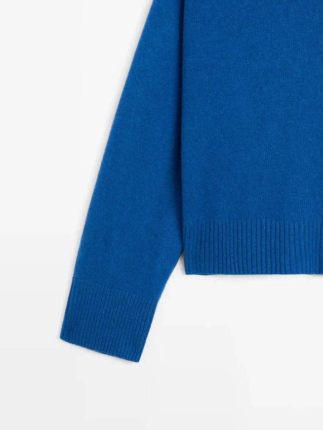 Strickpullover aus Wollmischung mit hohem Kragen Strickpullover aus Wollmischung mit hohem Kragen