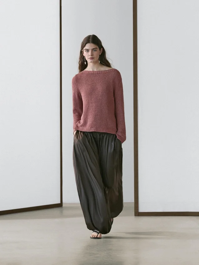 Strickpullover mit U-Boot-Ausschnitt Strickpullover mit U-Boot-Ausschnitt