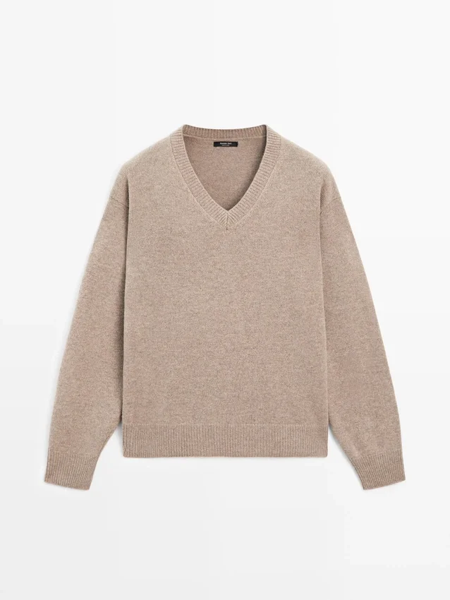 Strickpullover mit V-Ausschnitt und Ellbogenpatches Strickpullover mit V-Ausschnitt und Ellbogenpatches