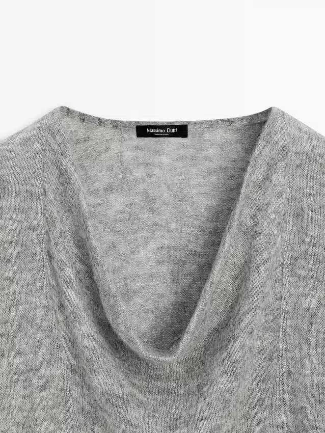 Strickpullover mit Wasserfallausschnitt Strickpullover mit Wasserfallausschnitt