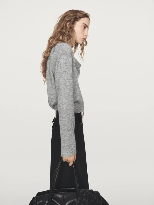 Strickpullover mit Wasserfallausschnitt Strickpullover mit Wasserfallausschnitt