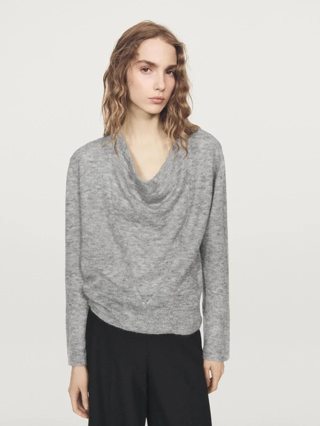 Strickpullover mit Wasserfallausschnitt Strickpullover mit Wasserfallausschnitt
