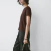T-Shirt aus 100 % Baumwolle mit Nahtdetail T-Shirt aus 100 % Baumwolle mit Nahtdetail