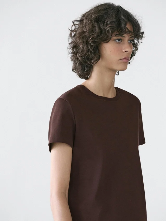 T-Shirt aus 100 % Baumwolle mit Nahtdetail T-Shirt aus 100 % Baumwolle mit Nahtdetail