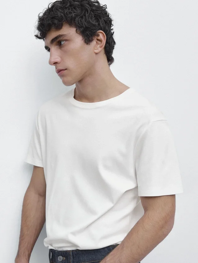 T-Shirts aus 100 % merzerisierter Baumwolle T-Shirts aus 100 % merzerisierter Baumwolle
