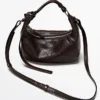 Tasche aus Nappaleder mit Metallschnalle Tasche aus Nappaleder mit Metallschnalle