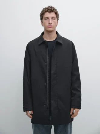 Trenchcoat aus wasserabweisendem Material