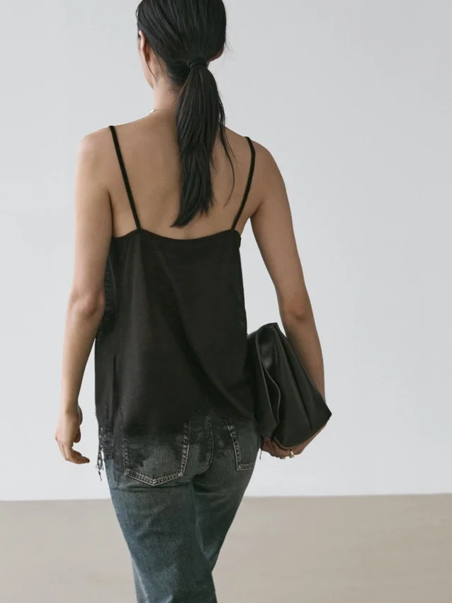 Trägertop mit Spitzendetail Trägertop mit Spitzendetail