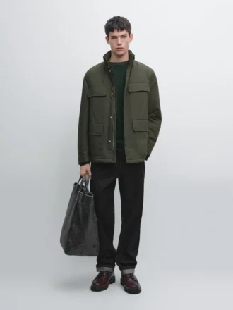 Wasserabweisende Daunenjacke mit Taschen Wasserabweisende Daunenjacke mit Taschen