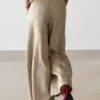 Weit geschnittene Hose mit hoher Taille Weit geschnittene Hose mit hoher Taille