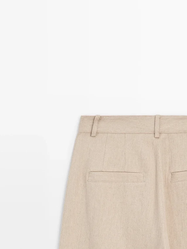 Weit geschnittene Hose mit hoher Taille Weit geschnittene Hose mit hoher Taille