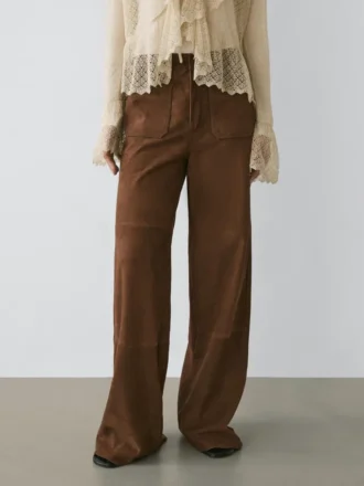 Weite Hose aus Wildleder mit Taschen