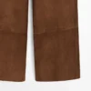 Weite Hose aus Wildleder mit Taschen Weite Hose aus Wildleder mit Taschen