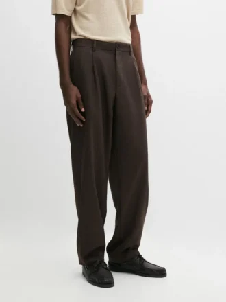 Wollhose mit Abnähern Wollhose mit Abnähern